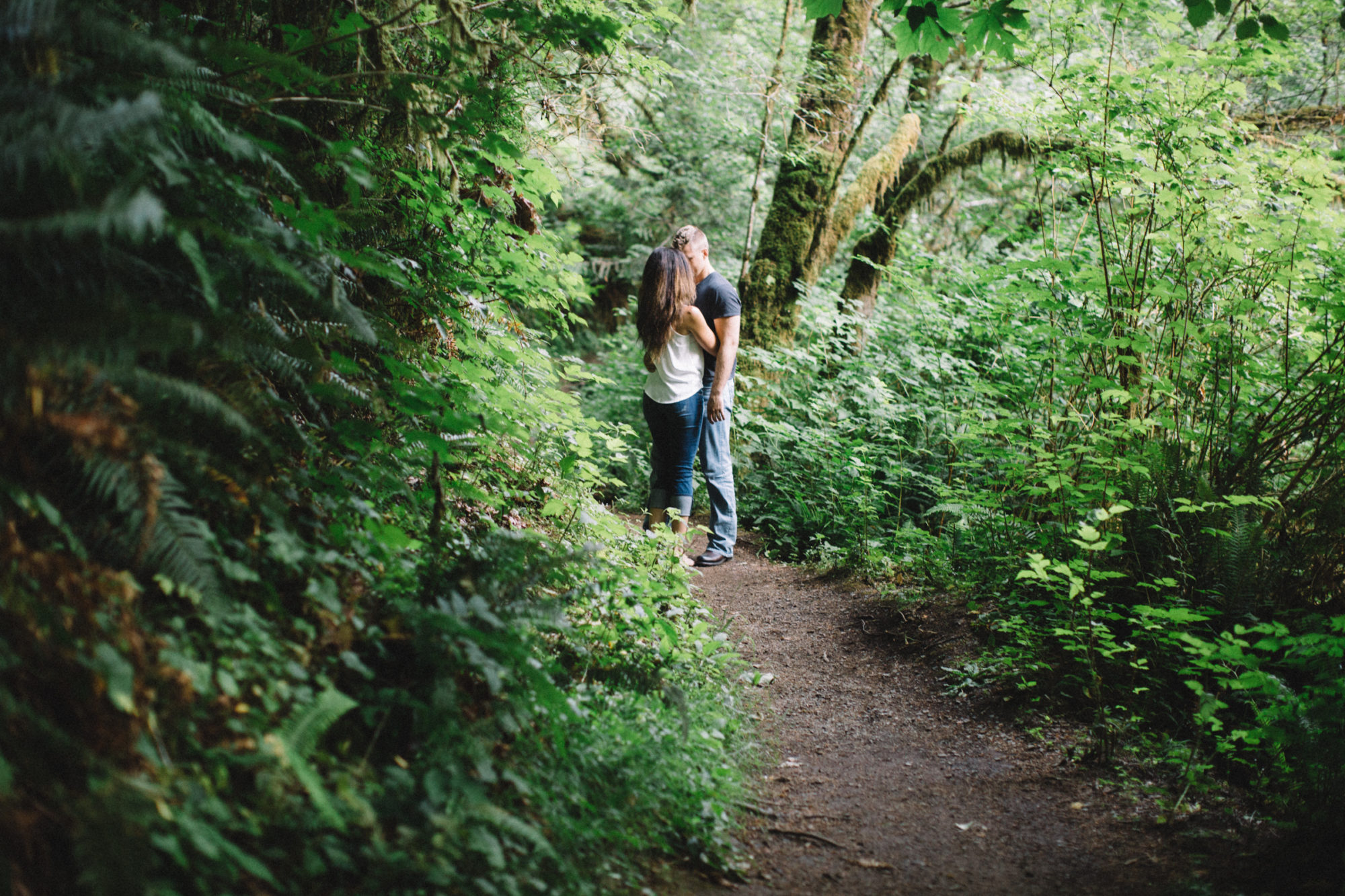 engagement hiking session oregon