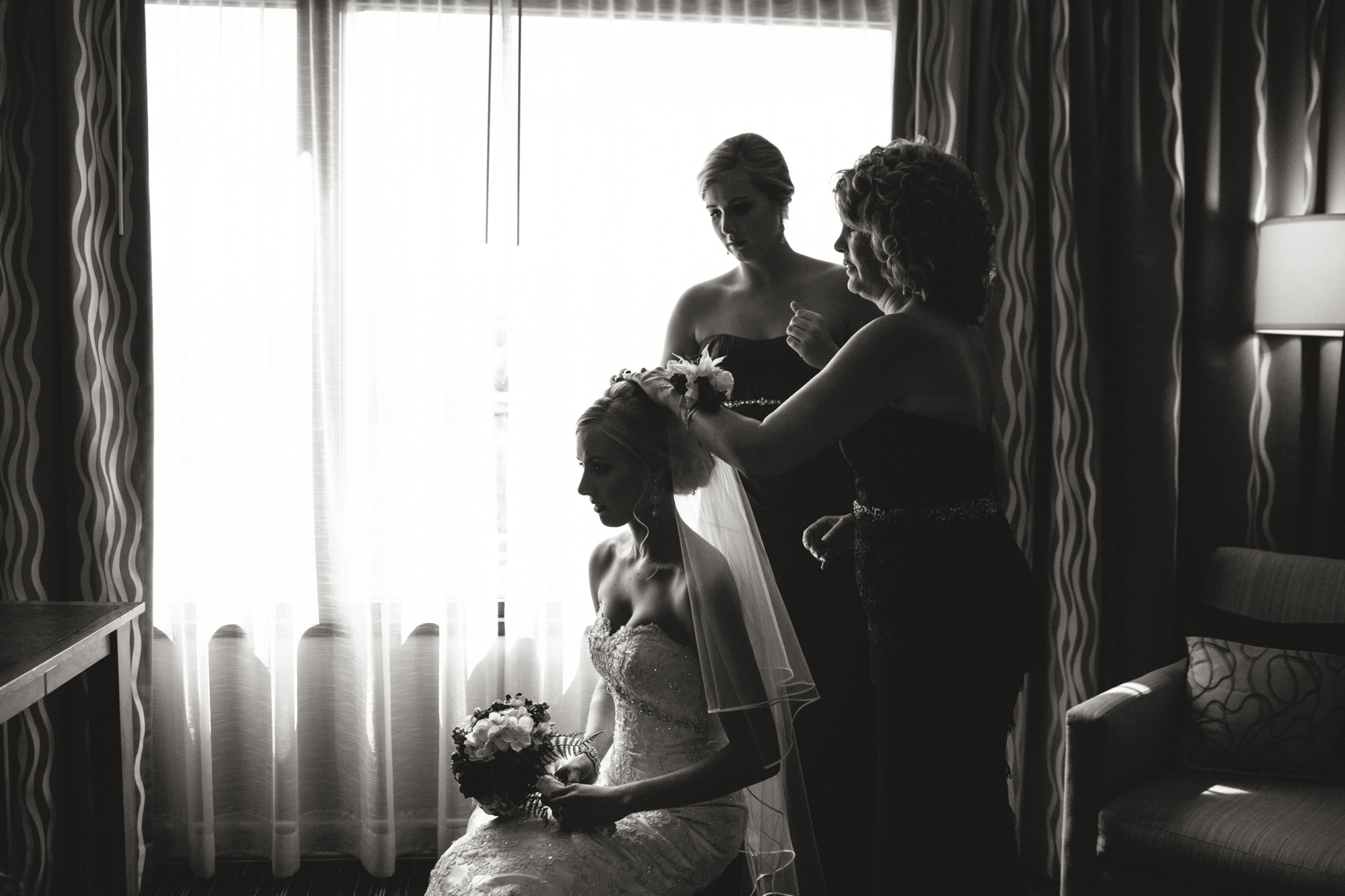 photojournalism bride getting ready